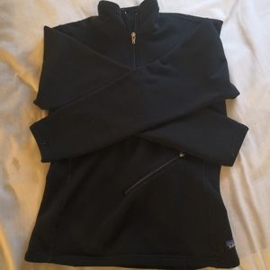 Patagonia Quarter Zip with side pocket